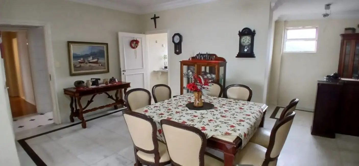 Apartamento com 3 quartos para alugar, 170m2 em Gonzaga, Santos - SP - imagem 6 Foto 6 de Apartamento com 3 quartos para alugar, 170m2 em Gonzaga, Santos - SP