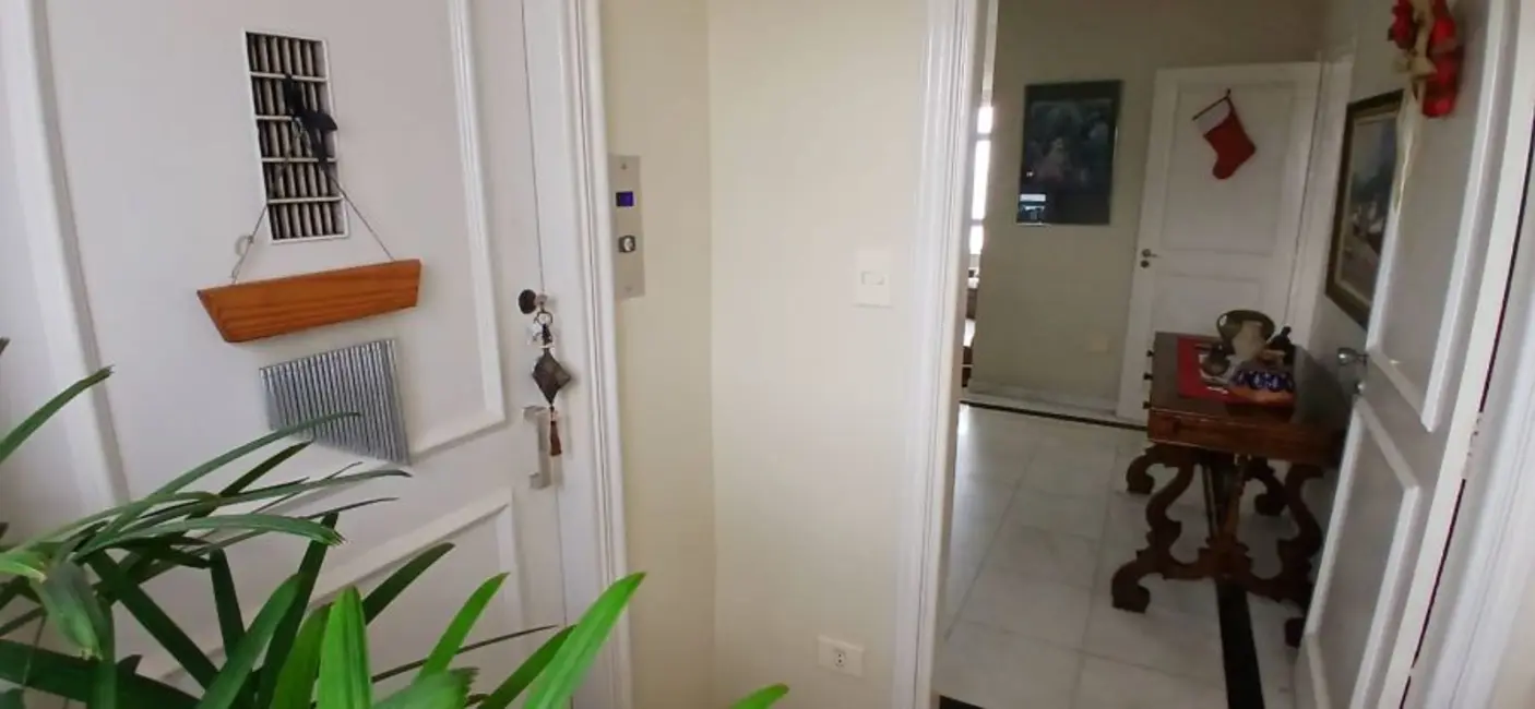 Apartamento com 3 quartos para alugar, 170m2 em Gonzaga, Santos - SP - imagem 3 Foto 3 de Apartamento com 3 quartos para alugar, 170m2 em Gonzaga, Santos - SP