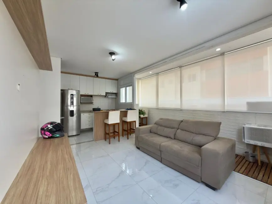 Foto 1 de Apartamento com 2 quartos para alugar, 75m2 em Gonzaga, Santos - SP