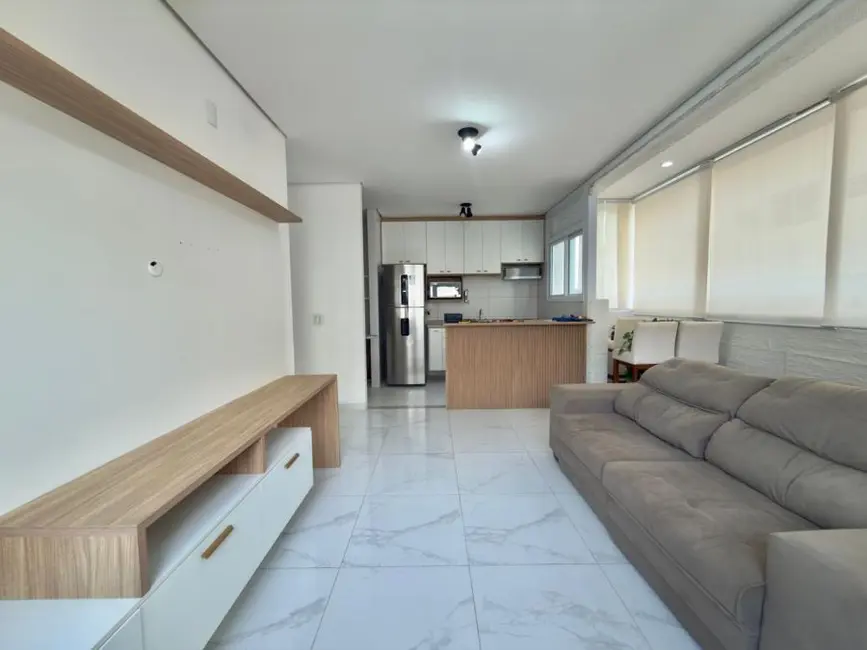 Foto 4 de Apartamento com 2 quartos para alugar, 75m2 em Gonzaga, Santos - SP