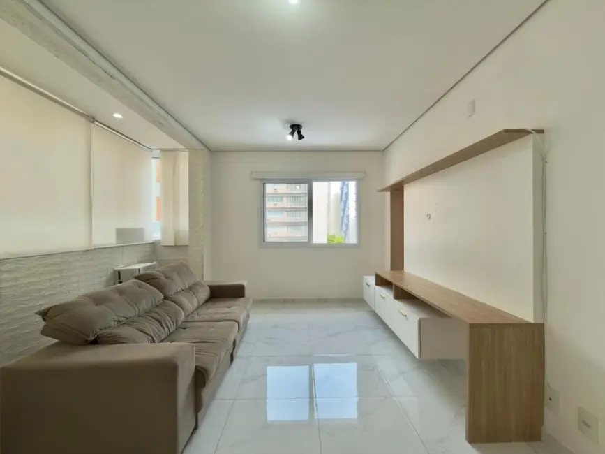 Foto 3 de Apartamento com 2 quartos para alugar, 75m2 em Gonzaga, Santos - SP