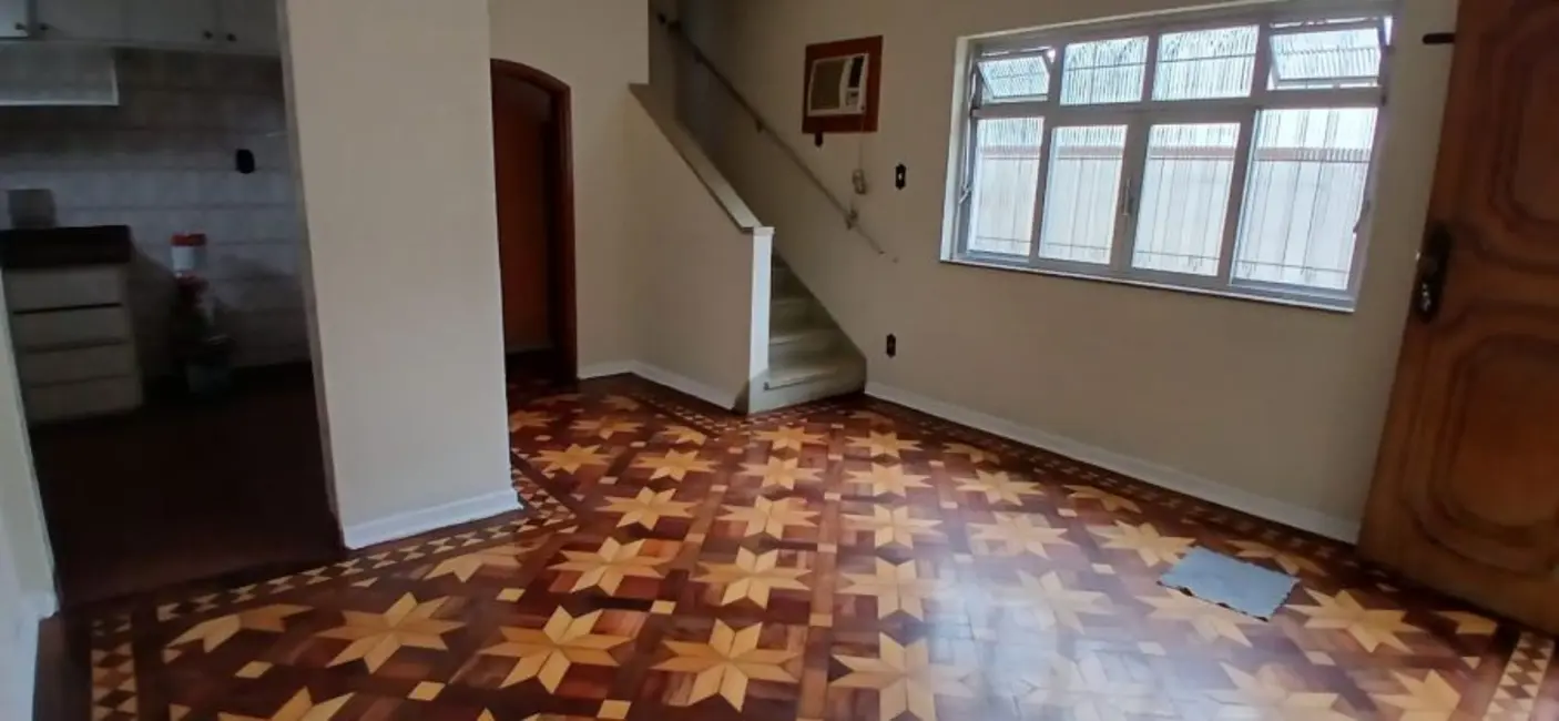 Foto 7 de Casa com 2 quartos para alugar, 100m2 em Ponta da Praia, Santos - SP