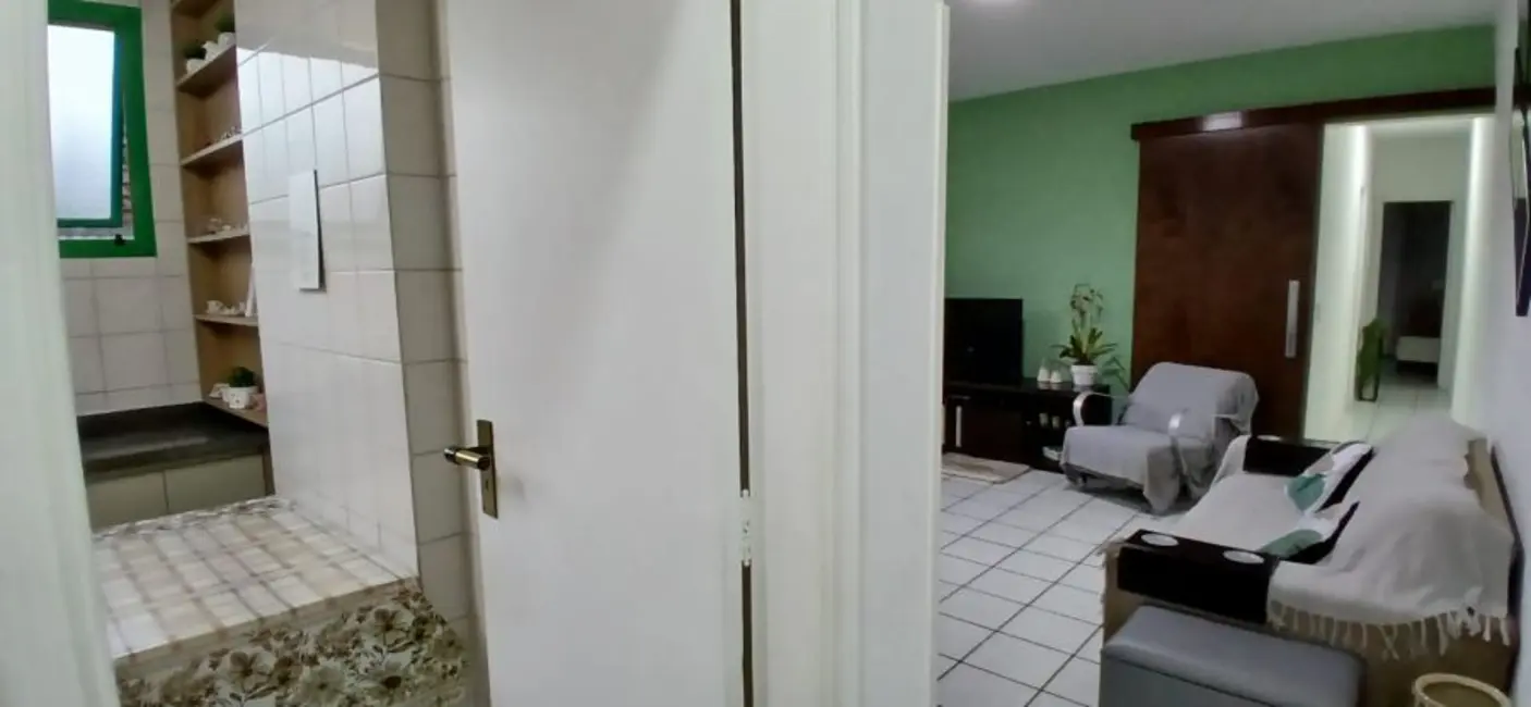 Foto 3 de Apartamento com 2 quartos à venda, 80m2 em Embaré, Santos - SP