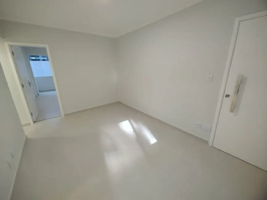 Foto 3 de Apartamento com 2 quartos à venda, 75m2 em Ponta da Praia, Santos - SP