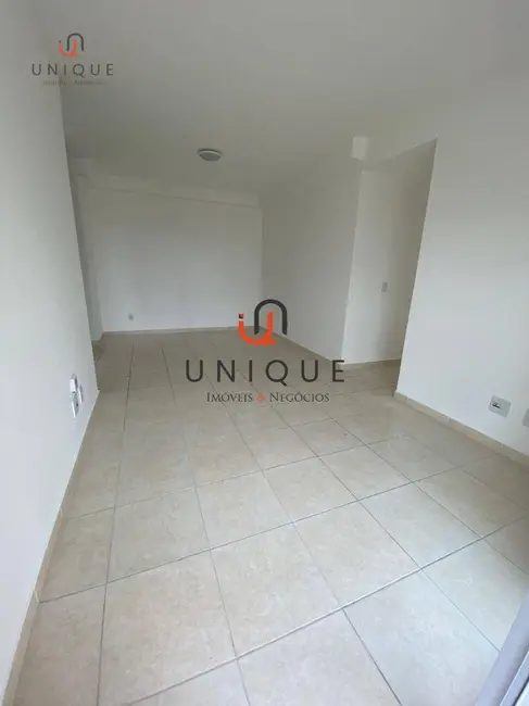 Apartamento com 3 quartos para alugar, 112m2 em Glória, Macae - RJ - imagem 9 Foto 9 de Apartamento com 3 quartos para alugar, 112m2 em Glória, Macae - RJ