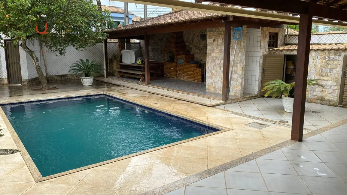 Foto 1 de Casa com 3 quartos à venda, 450m2 em Lagoa, Macae - RJ