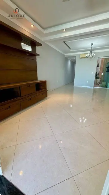 Foto 1 de Casa com 4 quartos à venda, 200m2 em Lagoa, Macae - RJ