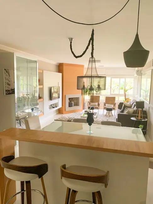 Apartamento com 2 quartos à venda, 108m2 em Gramado - RS - imagem 3 Foto 3 de Apartamento com 2 quartos à venda, 108m2 em Gramado - RS