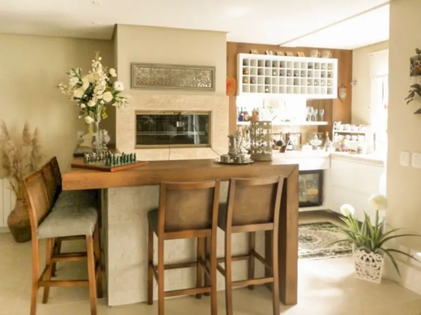 Apartamento com 3 quartos à venda, 189m2 em Centro, Gramado - RS - imagem 6 Foto 6 de Apartamento com 3 quartos à venda, 189m2 em Centro, Gramado - RS