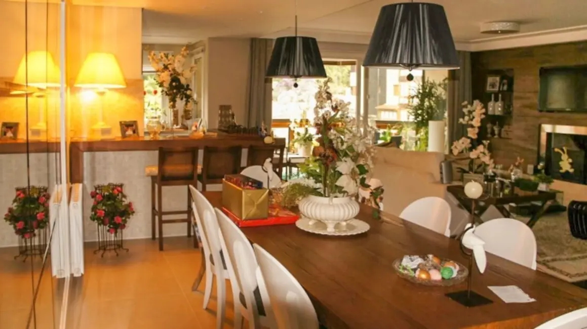 Apartamento com 3 quartos à venda, 189m2 em Centro, Gramado - RS - imagem 5 Foto 5 de Apartamento com 3 quartos à venda, 189m2 em Centro, Gramado - RS