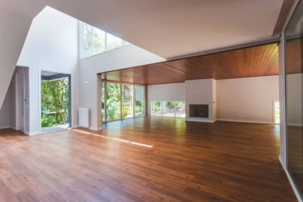 Casa de Condomínio com 4 quartos à venda, 345m2 em Centro, Gramado - RS - imagem 7 Foto 7 de Casa de Condomínio com 4 quartos à venda, 345m2 em Centro, Gramado - RS