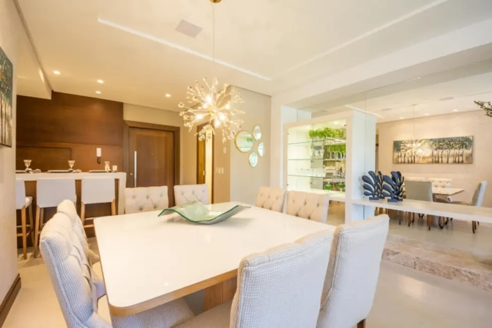 Apartamento com 3 quartos à venda, 162m2 em Centro, Gramado - RS - imagem 6 Foto 6 de Apartamento com 3 quartos à venda, 162m2 em Centro, Gramado - RS