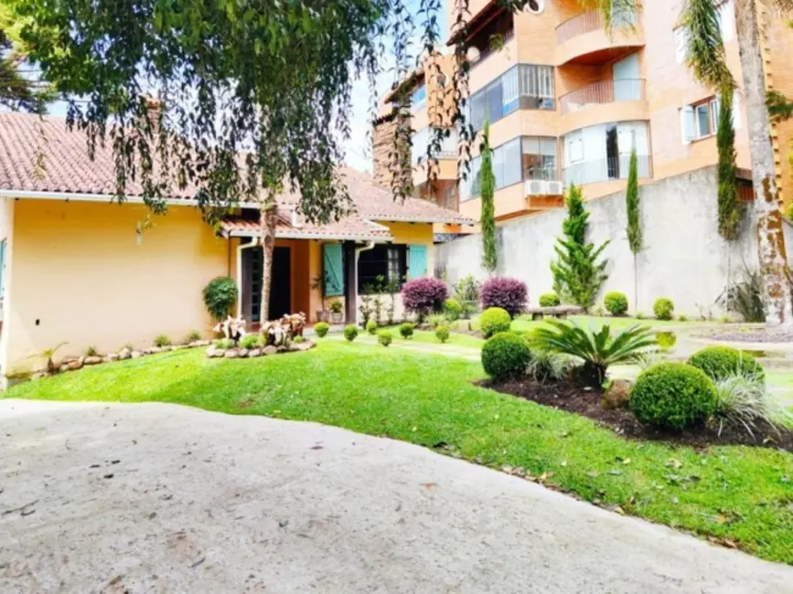 Casa com 4 quartos à venda, 320m2 em Canela - RS - imagem 5 Foto 5 de Casa com 4 quartos à venda, 320m2 em Canela - RS