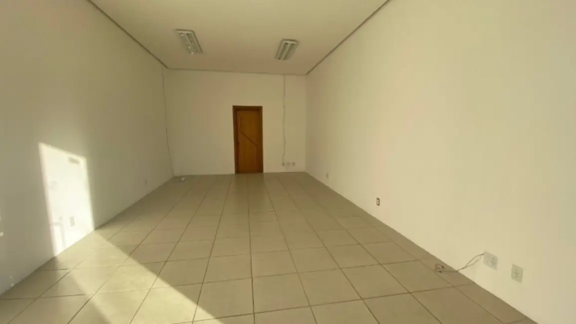 Foto 6 de Loja com 1 quarto à venda e para alugar, 42m2 em Centro, Gramado - RS