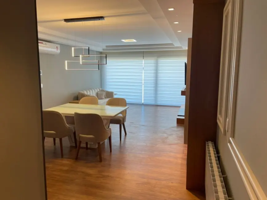 Apartamento com 2 quartos à venda, 101m2 em Centro, Gramado - RS - imagem 4 Foto 4 de Apartamento com 2 quartos à venda, 101m2 em Centro, Gramado - RS