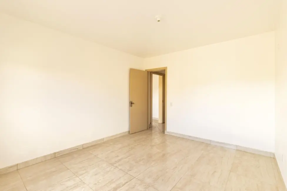 Casa com 5 quartos à venda, 180m2 em Canela - RS - imagem 8 Foto 8 de Casa com 5 quartos à venda, 180m2 em Canela - RS