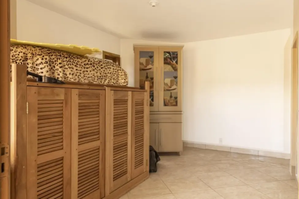 Casa com 5 quartos à venda, 180m2 em Canela - RS - imagem 5 Foto 5 de Casa com 5 quartos à venda, 180m2 em Canela - RS