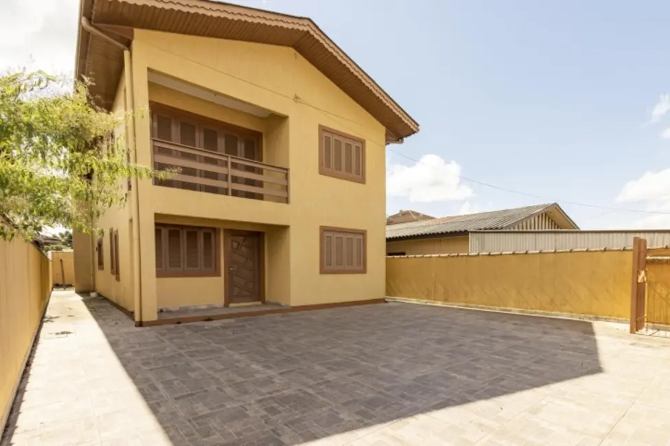 Casa com 5 quartos à venda, 180m2 em Canela - RS - imagem 3 Foto 3 de Casa com 5 quartos à venda, 180m2 em Canela - RS