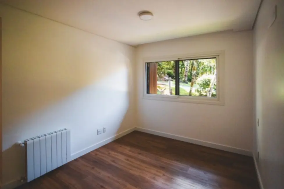 Casa de Condomínio com 4 quartos à venda, 386m2 em Centro, Gramado - RS - imagem 9 Foto 9 de Casa de Condomínio com 4 quartos à venda, 386m2 em Centro, Gramado - RS