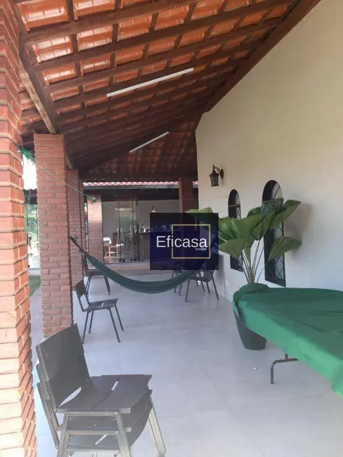 Chácara com 3 quartos à venda, 1700m2 em Guapiacu - SP - imagem 4 Foto 4 de Chácara com 3 quartos à venda, 1700m2 em Guapiacu - SP