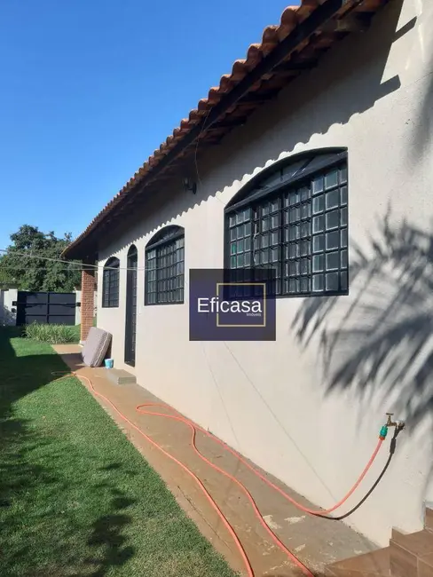 Chácara com 3 quartos à venda, 1700m2 em Guapiacu - SP - imagem 3 Foto 3 de Chácara com 3 quartos à venda, 1700m2 em Guapiacu - SP