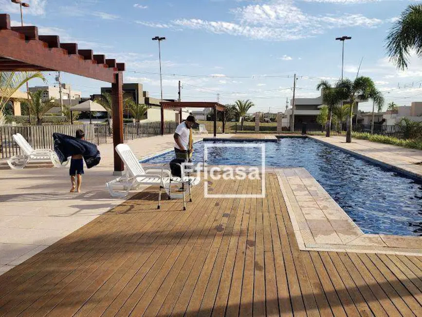 Foto 1 de Terreno / Lote à venda, 377m2 em Mirassol - SP