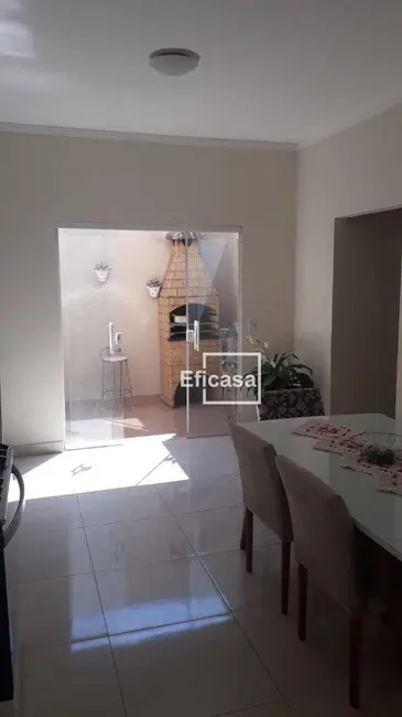 Casa com 3 quartos à venda, 200m2 em Conjunto Habitacional São José do Rio Preto, Sao Jose Do Rio Preto - SP - imagem 6 Foto 6 de Casa com 3 quartos à venda, 200m2 em Conjunto Habitacional São José do Rio Preto, Sao Jose Do Rio Preto - SP