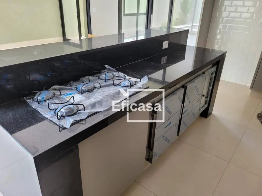 Casa de Condomínio com 3 quartos à venda, 400m2 em Loteamento Recanto do Lago, Sao Jose Do Rio Preto - SP - imagem 4 Foto 4 de Casa de Condomínio com 3 quartos à venda, 400m2 em Loteamento Recanto do Lago, Sao Jose Do Rio Preto - SP