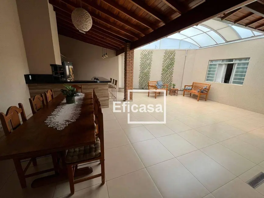 Casa com 3 quartos à venda, 375m2 em Parque Industrial, Sao Jose Do Rio Preto - SP - imagem 1 Foto 1 de Casa com 3 quartos à venda, 375m2 em Parque Industrial, Sao Jose Do Rio Preto - SP