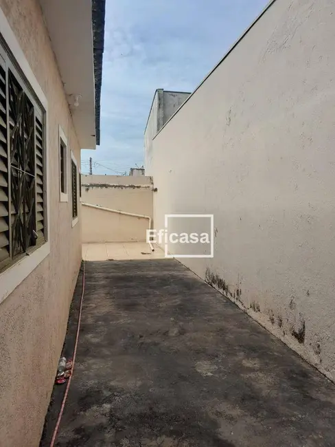 Foto 2 de Casa com 2 quartos à venda, 200m2 em Conjunto Habitacional Cristo Rei, Sao Jose Do Rio Preto - SP