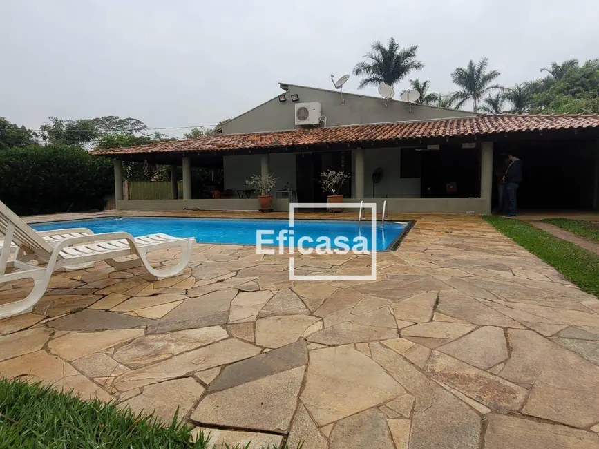 Chácara com 3 quartos à venda, 1580m2 em Guapiacu - SP - imagem 6 Foto 6 de Chácara com 3 quartos à venda, 1580m2 em Guapiacu - SP