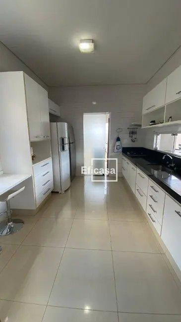 Sobrado com 4 quartos à venda, 360m2 em Jardim Yolanda, Sao Jose Do Rio Preto - SP - imagem 9 Foto 9 de Sobrado com 4 quartos à venda, 360m2 em Jardim Yolanda, Sao Jose Do Rio Preto - SP
