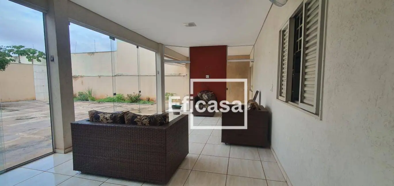 Foto 3 de Casa com 3 quartos à venda, 450m2 em Jardim Caparroz, Sao Jose Do Rio Preto - SP