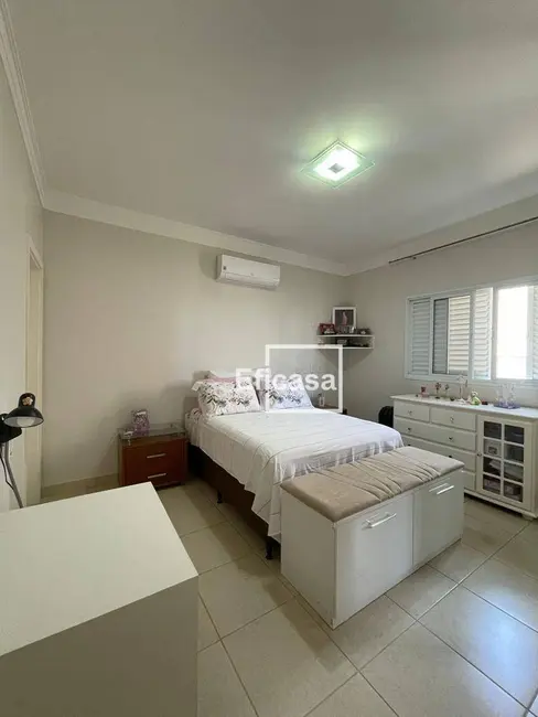 Casa de Condomínio com 3 quartos à venda, 470m2 em Parque Residencial Damha, Sao Jose Do Rio Preto - SP - imagem 4 Foto 4 de Casa de Condomínio com 3 quartos à venda, 470m2 em Parque Residencial Damha, Sao Jose Do Rio Preto - SP