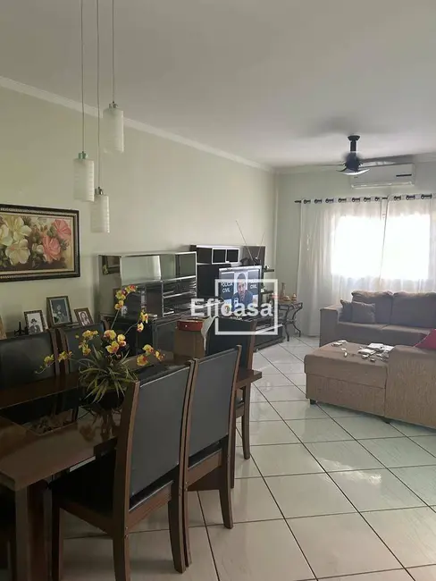 Casa com 3 quartos à venda, 180m2 em Jardim Yolanda, Sao Jose Do Rio Preto - SP - imagem 3 Foto 3 de Casa com 3 quartos à venda, 180m2 em Jardim Yolanda, Sao Jose Do Rio Preto - SP
