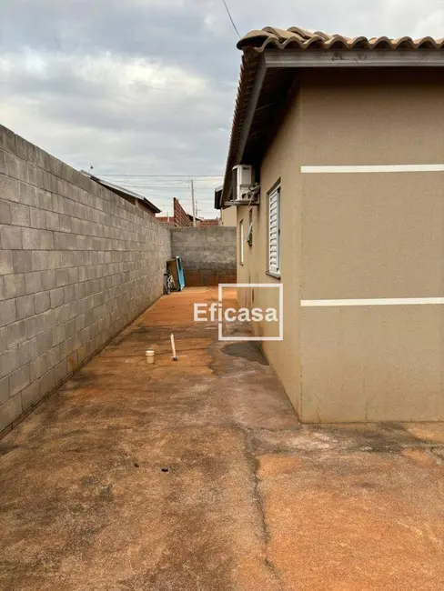 Foto 1 de Casa com 2 quartos à venda, 200m2 em Bady Bassitt - SP
