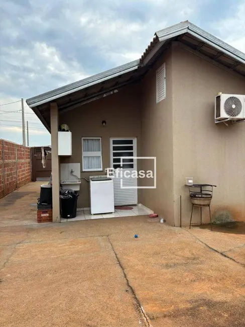 Foto 4 de Casa com 2 quartos à venda, 200m2 em Bady Bassitt - SP