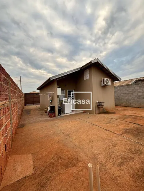 Foto 6 de Casa com 2 quartos à venda, 200m2 em Bady Bassitt - SP