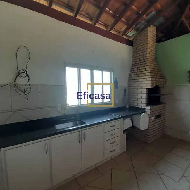 Chácara com 2 quartos à venda, 2040m2 em Centro, Guapiacu - SP - imagem 4 Foto 4 de Chácara com 2 quartos à venda, 2040m2 em Centro, Guapiacu - SP