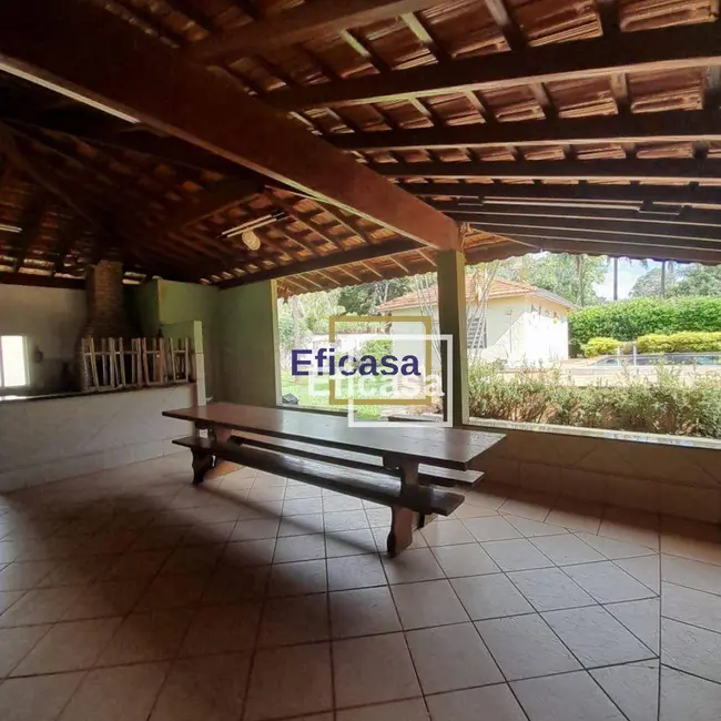 Chácara com 2 quartos à venda, 2040m2 em Centro, Guapiacu - SP - imagem 5 Foto 5 de Chácara com 2 quartos à venda, 2040m2 em Centro, Guapiacu - SP