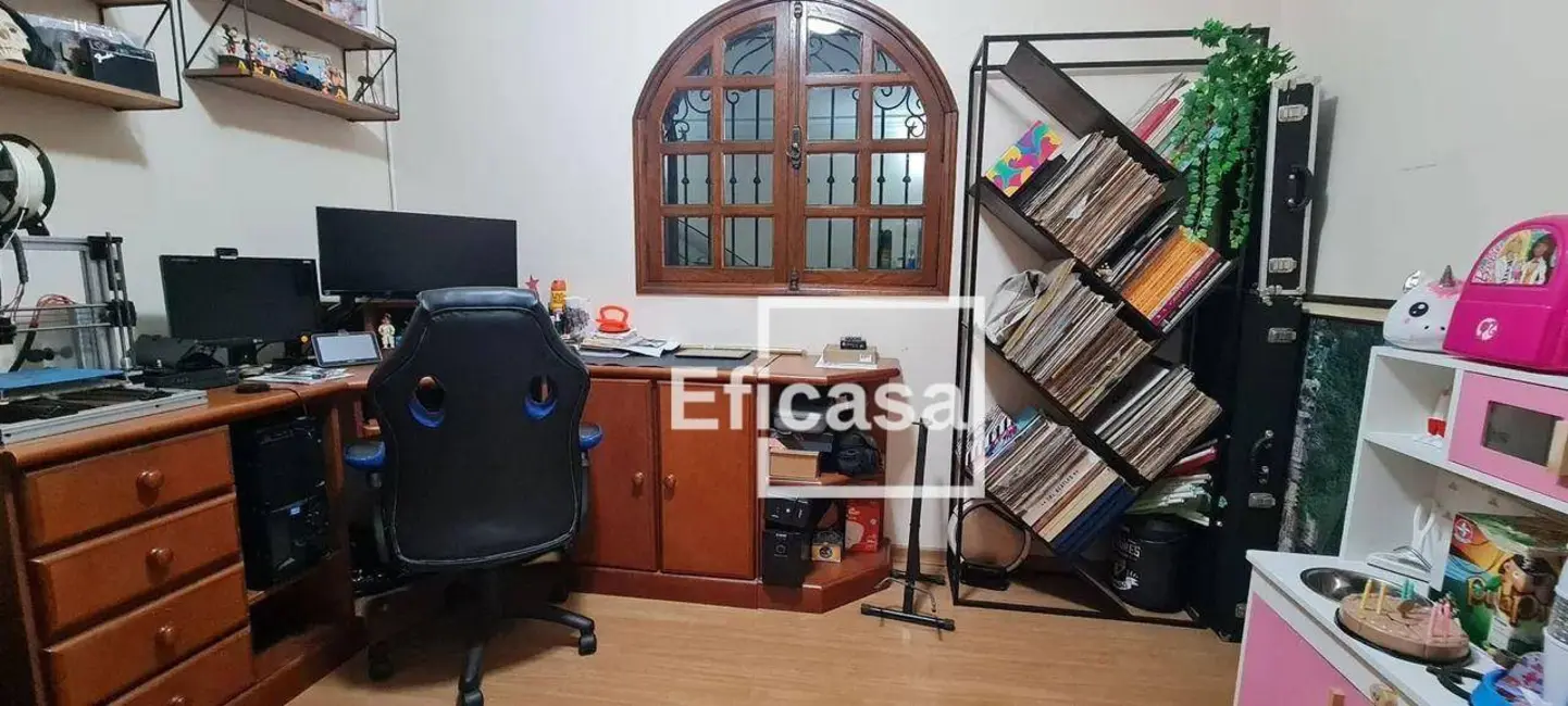 Casa com 3 quartos à venda, 242m2 em Roseiral, Sao Jose Do Rio Preto - SP - imagem 9 Foto 9 de Casa com 3 quartos à venda, 242m2 em Roseiral, Sao Jose Do Rio Preto - SP