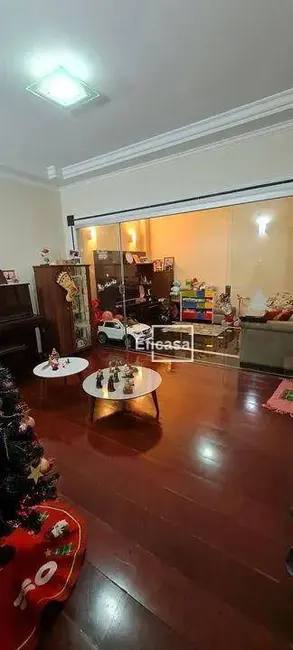 Casa com 3 quartos à venda, 242m2 em Roseiral, Sao Jose Do Rio Preto - SP - imagem 1 Foto 1 de Casa com 3 quartos à venda, 242m2 em Roseiral, Sao Jose Do Rio Preto - SP