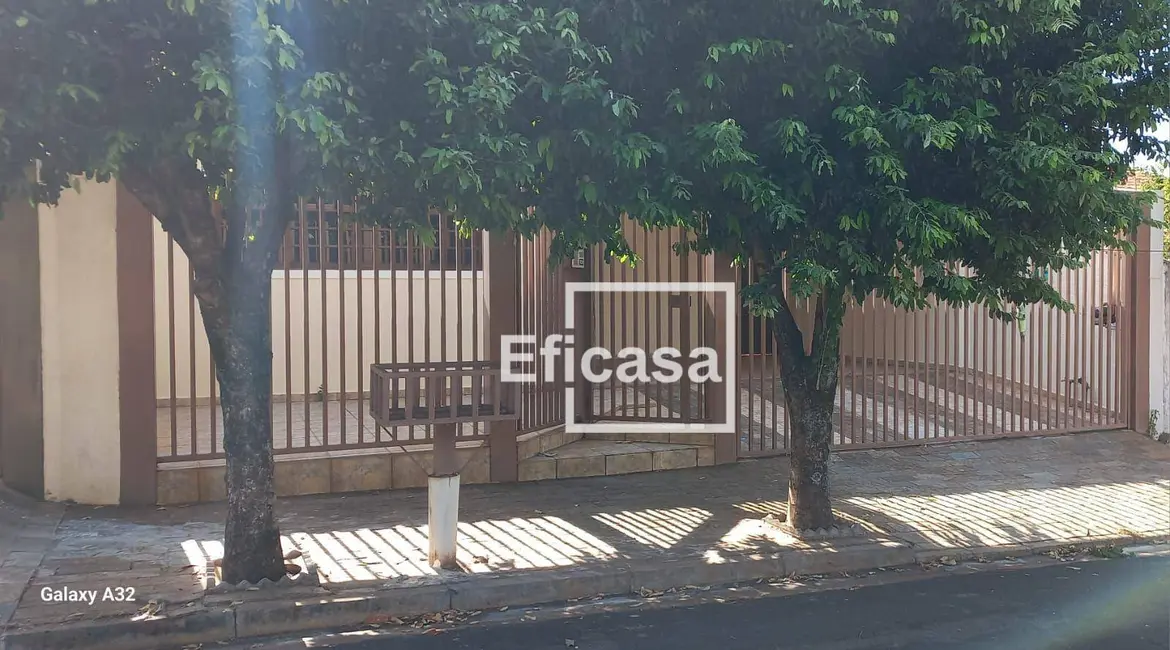 Foto 3 de Casa com 3 quartos à venda, 268m2 em Jardim Caparroz, Sao Jose Do Rio Preto - SP