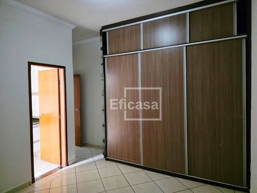 Casa com 3 quartos à venda, 360m2 em Jardim Caparroz, Sao Jose Do Rio Preto - SP - imagem 8 Foto 8 de Casa com 3 quartos à venda, 360m2 em Jardim Caparroz, Sao Jose Do Rio Preto - SP