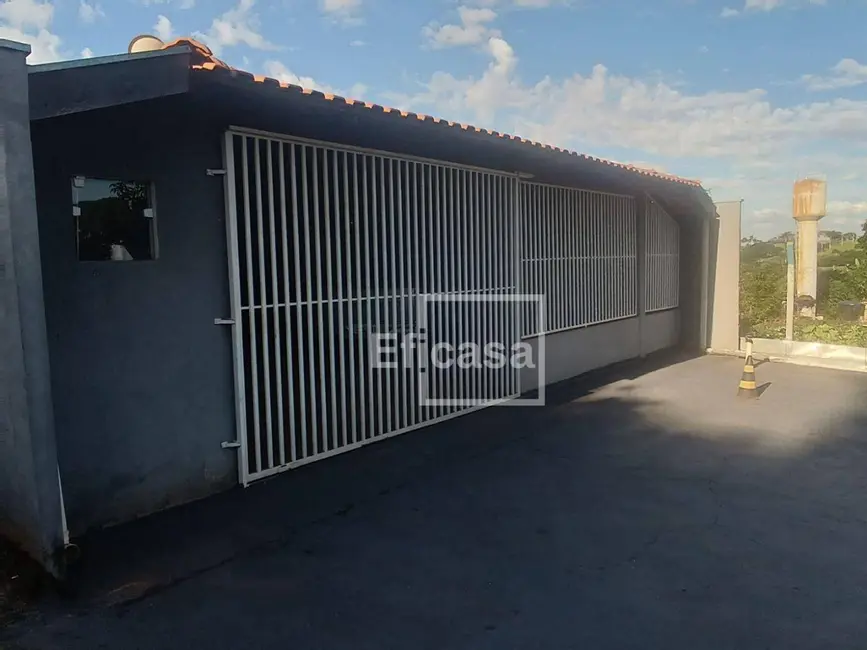 Chácara com 4 quartos à venda, 1000m2 em Guapiacu - SP - imagem 4 Foto 4 de Chácara com 4 quartos à venda, 1000m2 em Guapiacu - SP