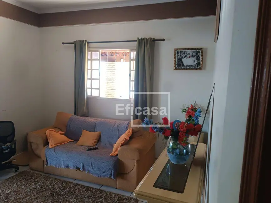 Chácara com 4 quartos à venda, 1000m2 em Guapiacu - SP - imagem 6 Foto 6 de Chácara com 4 quartos à venda, 1000m2 em Guapiacu - SP