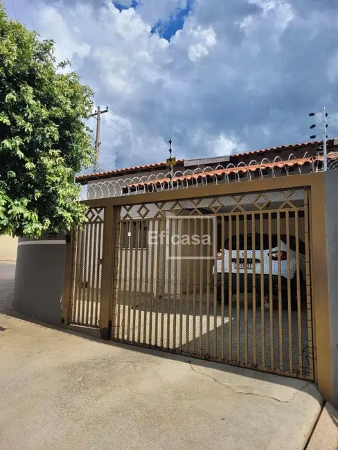 Foto 6 de Casa com 3 quartos à venda e para alugar, 200m2 em Centro, Bady Bassitt - SP