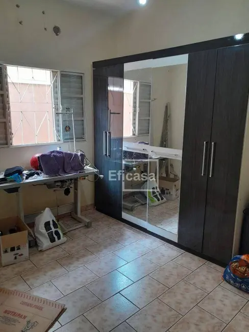 Casa com 2 quartos à venda, 200m2 em Solo Sagrado I, Sao Jose Do Rio Preto - SP - imagem 4 Foto 4 de Casa com 2 quartos à venda, 200m2 em Solo Sagrado I, Sao Jose Do Rio Preto - SP