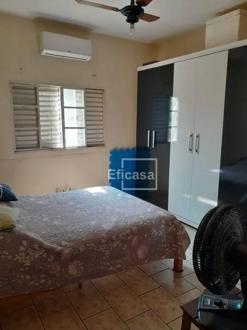 Casa com 2 quartos à venda, 200m2 em Solo Sagrado I, Sao Jose Do Rio Preto - SP - imagem 9 Foto 9 de Casa com 2 quartos à venda, 200m2 em Solo Sagrado I, Sao Jose Do Rio Preto - SP