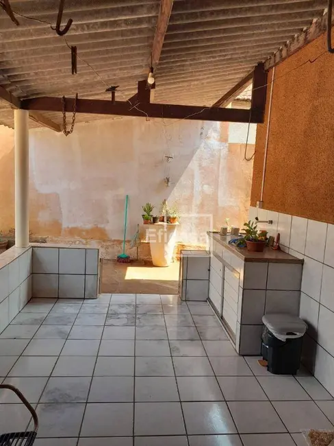 Casa com 2 quartos à venda, 200m2 em Solo Sagrado I, Sao Jose Do Rio Preto - SP - imagem 5 Foto 5 de Casa com 2 quartos à venda, 200m2 em Solo Sagrado I, Sao Jose Do Rio Preto - SP
